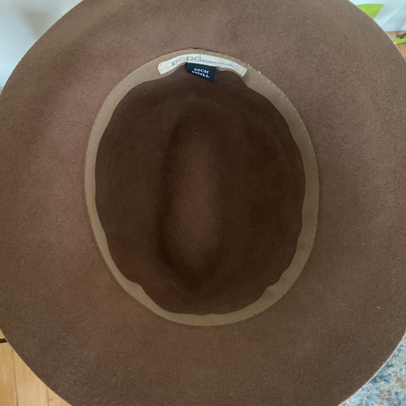 BCBG Generation Wool hat Sz Small - Picture 3 of 6